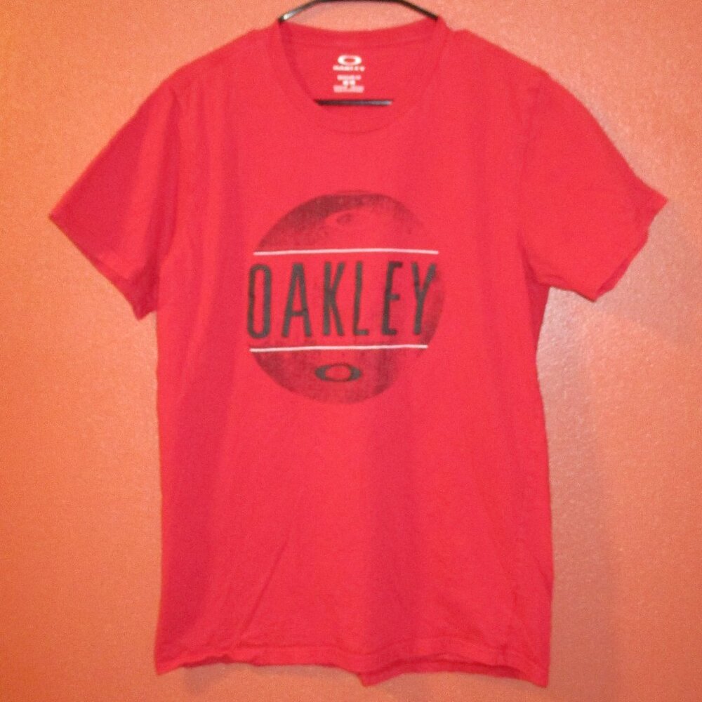 Oakley Shirt Woman Medium Red Black Outdoors Sports Fitness Travel Fun Shirt